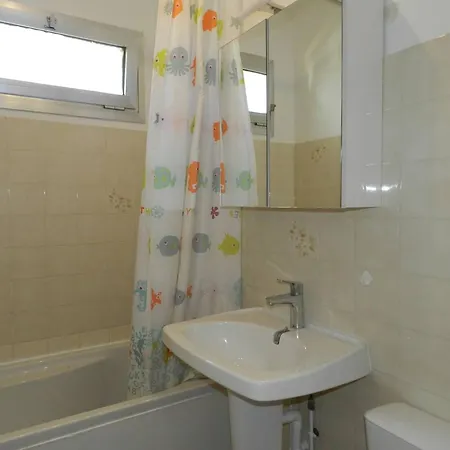 T2 Avec Terrasse Et Parking Au Calme, - Fr-1-251-766 Le Lavandou