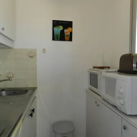 T2 Avec Terrasse Et Parking Au Calme, - Fr-1-251-766 Apartment Le Lavandou