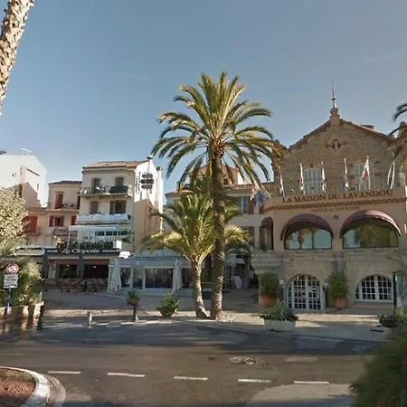 Apartment T2 Avec Terrasse Et Parking Au Calme, - Fr-1-251-766 Le Lavandou